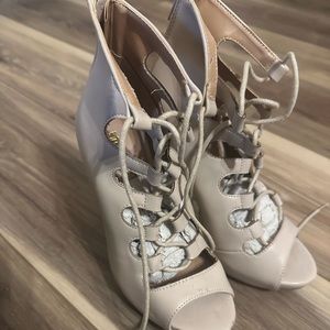 Size 6.5 fashion nova beige lace up heels never worn
